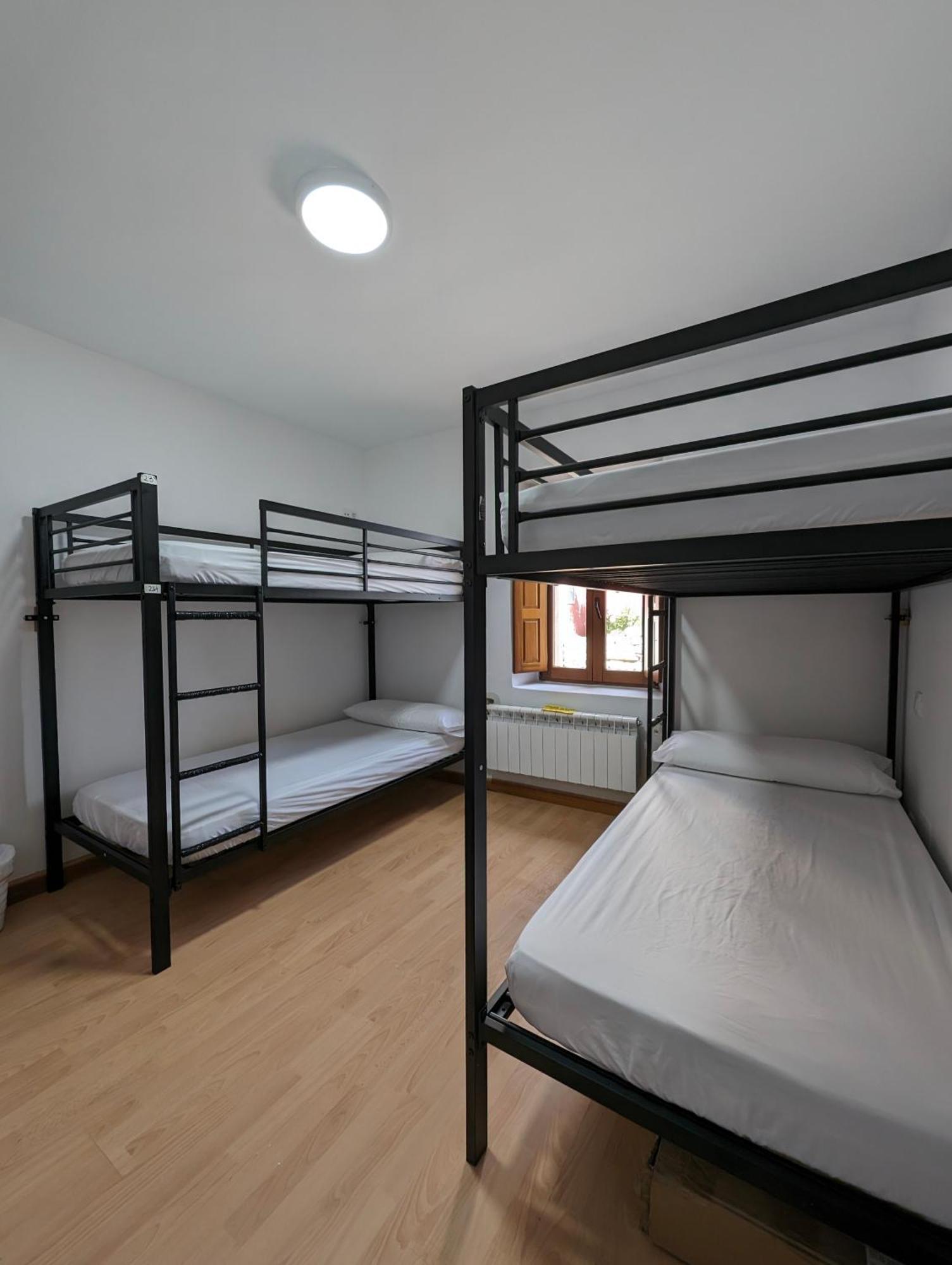Albergue El Alfar/Pilgrim Hostel Орнильос-дель-Камино Экстерьер фото